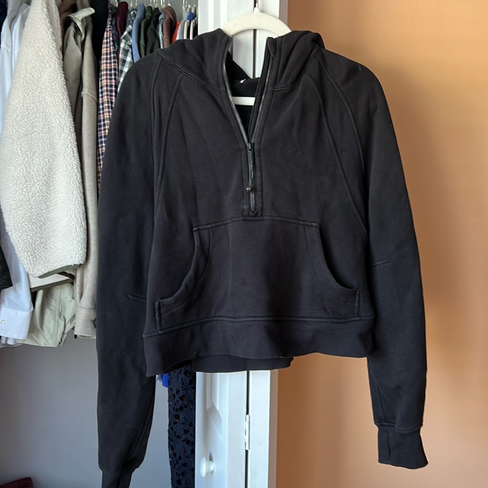 Lululemon Scuba half zip! Size M/L